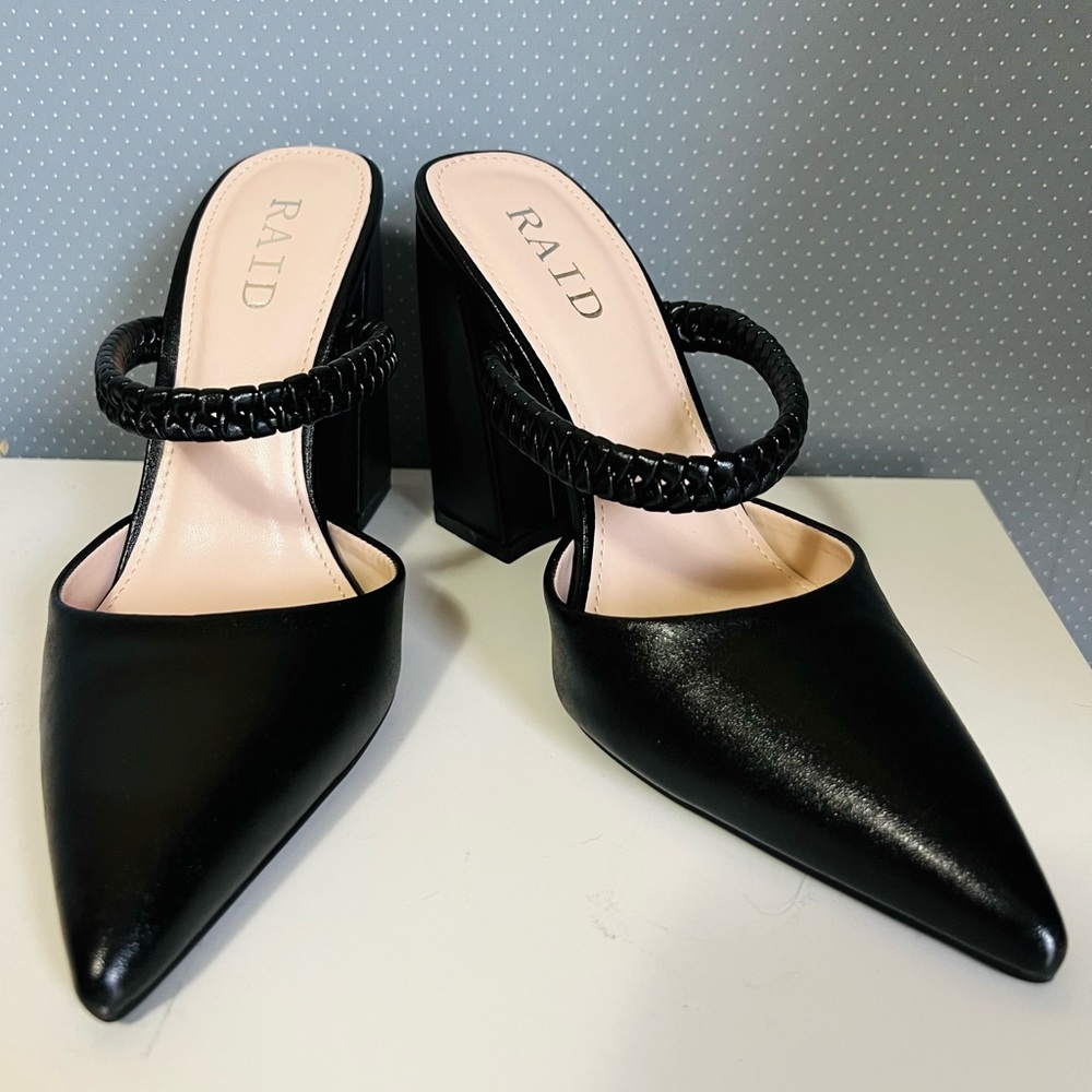 Raid Point toe mules